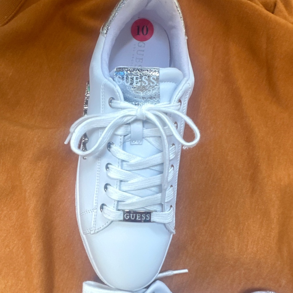 - Guess | Shoes - size 10 - Picture 8 of 11